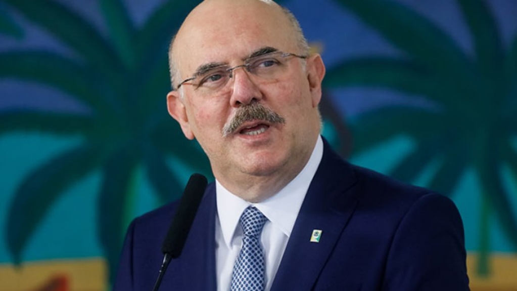 Ministro da Educação pede para que professores entrem na prioridade da vacinação Ministro da Educação pede para que professores entrem na prioridade da vacinação
