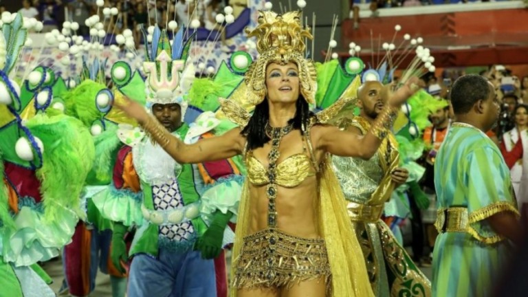 Grande Rio nega que Carla Diaz irá substituir Paolla Oliveira