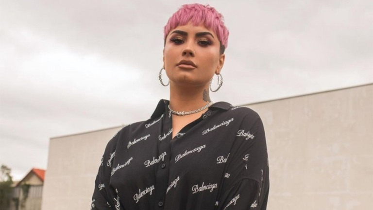 Demi Lovato foi abusada sexualmente por traficante na noite em que teve overdose Demi Lovato foi abusada sexualmente por traficante na noite em que teve overdose