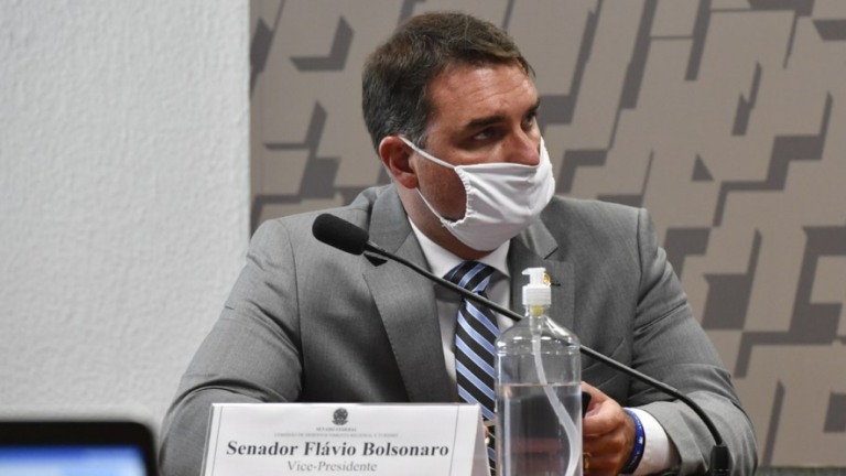 "Rachadinhas": entenda o que acontece com Flávio Bolsonaro após decisões do STJ