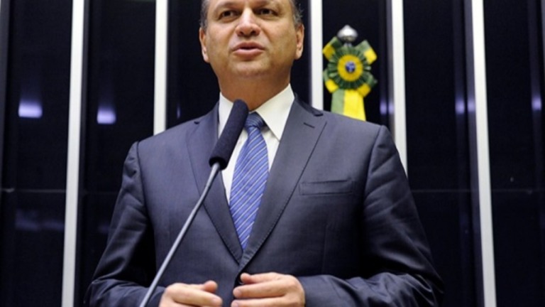 Situação do Brasil na pandemia "é até confortável", afirma líder do governo