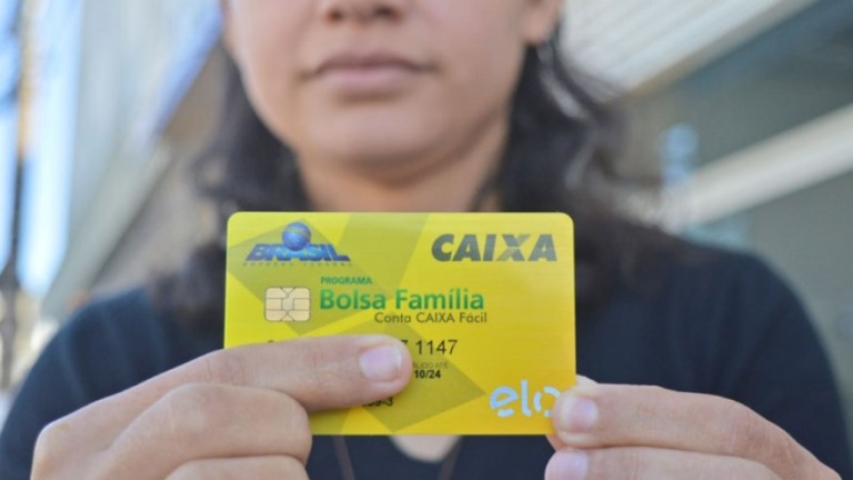 Bolsa Família inicia calendário de março; auxílio emergencial segue sem data