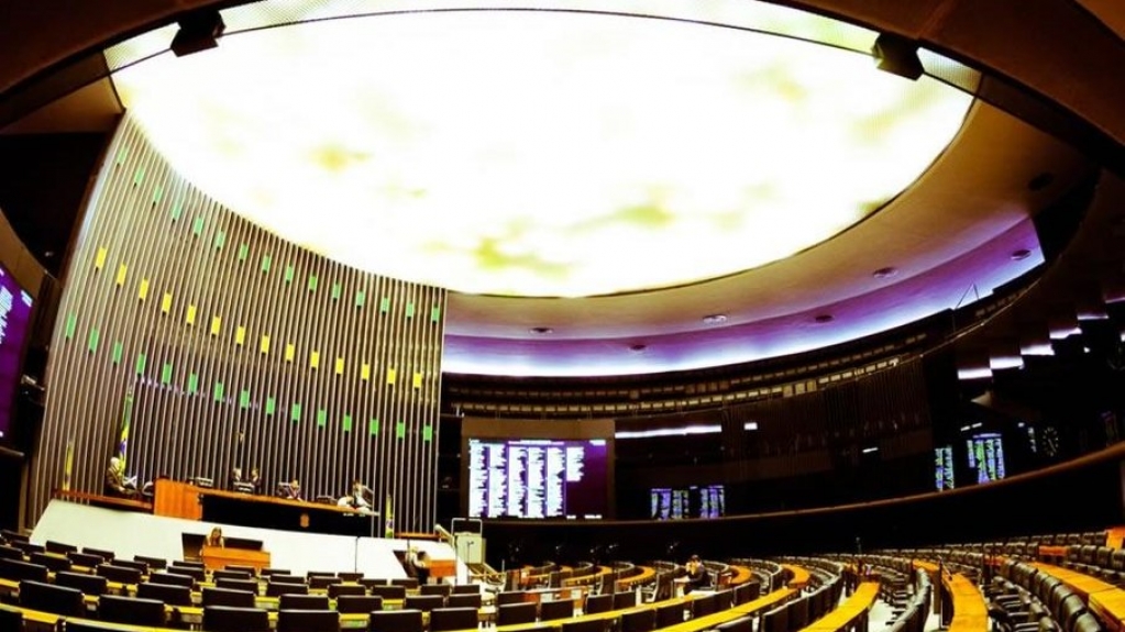 Congresso aprova endividamento e garante salário de servidores a partir de abril