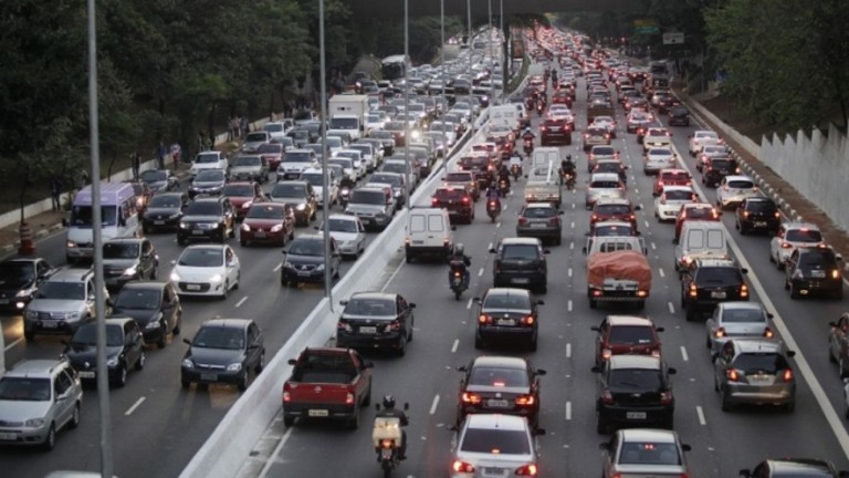 Prefeitura de São Paulo muda horário do rodízio para o período das 20h às 5h
