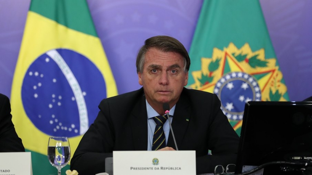 Bolsonaro defende nebulização da hidroxicloroquina para tratar Covid-19; veja