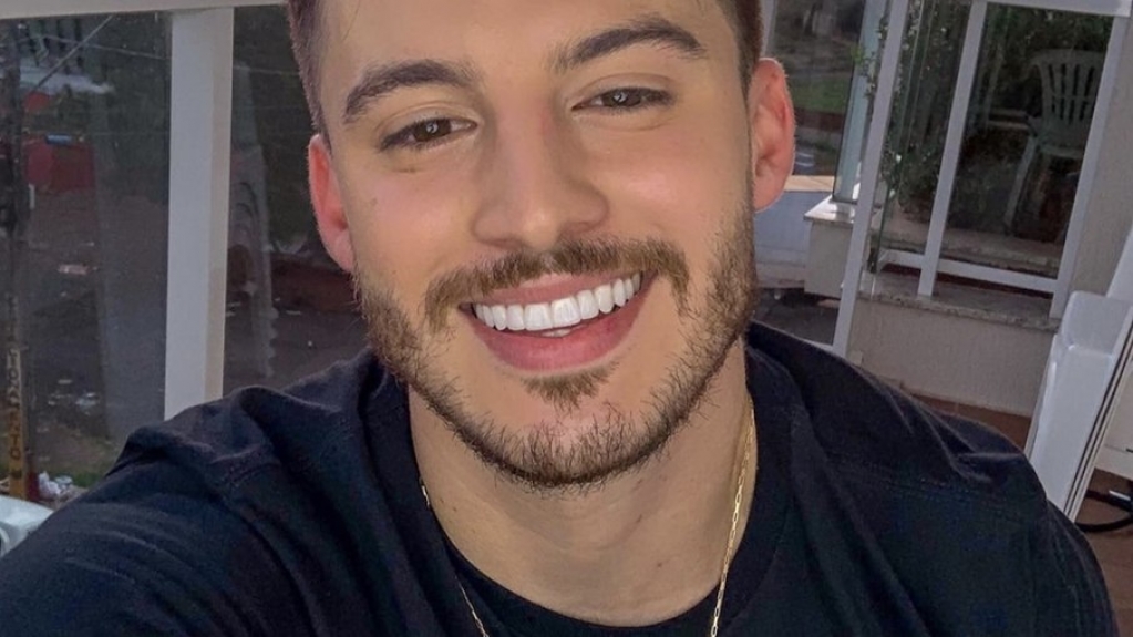 Inspirado em Carla Diaz, sertanejo Gabriel Smaniotto compõe "Não Se Humilha" Inspirado em Carla Diaz, sertanejo Gabriel Smaniotto compõe "Não Se Humilha"