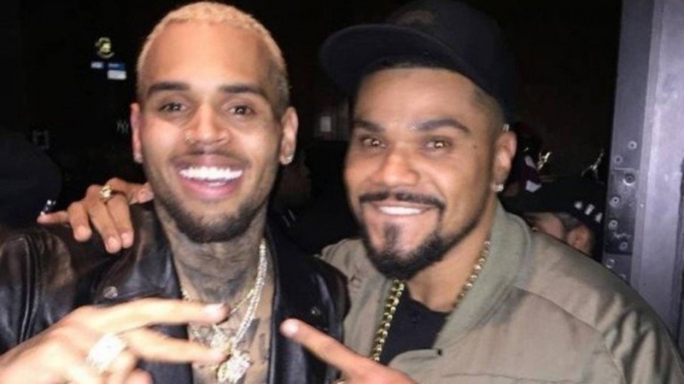 "Me arrependo de não ter fumado maconha com ele", diz Naldo sobre Chris Brown