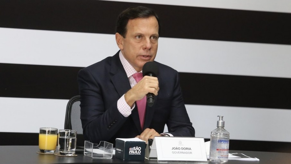 Doria anuncia imunização de policiais e professores contra covid-19