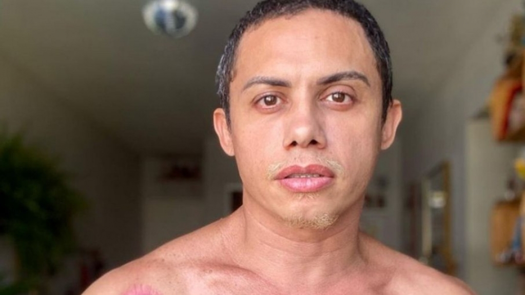 Silvero Pereira expõe ataque homofóbico na web: "Coitada" Silvero Pereira expõe ataque homofóbico na web: "Coitada"