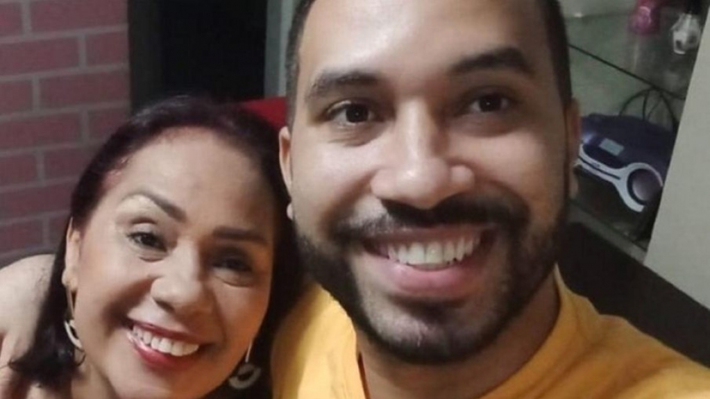 Mãe de Gil diz que filho sofreu com homofobia na igreja: "Teve que se reprimir" Mãe de Gil diz que filho sofreu com homofobia na igreja: "Teve que se reprimir"