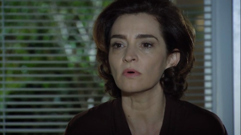 Vitória exige parte do patrocínio de Ana, em "A Vida da Gente"