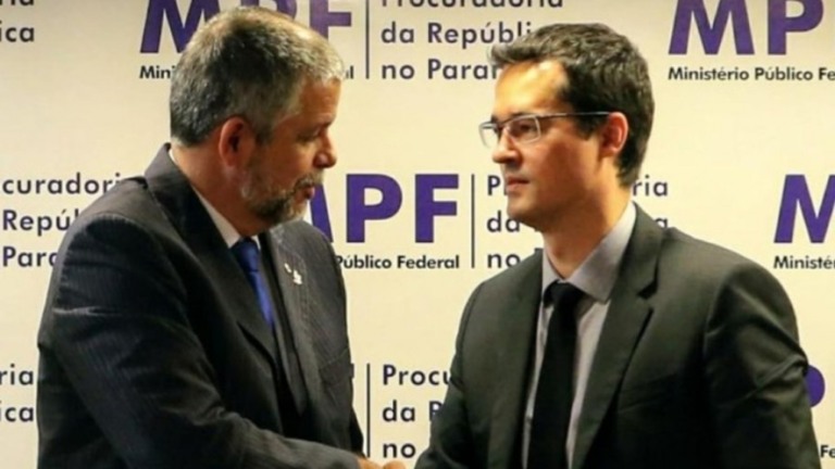 Lava-Jato: Procurador sugeriu prender réus para advogados assinarem delações