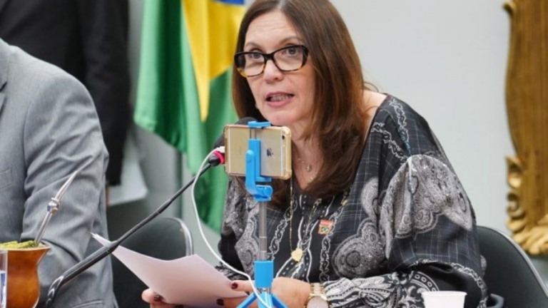 Bia Kicis apaga publicações sobre morte de PM e pede investigação sobre caso