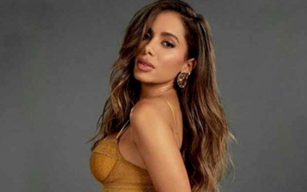 Anitta afirma ter tatuado a vagina