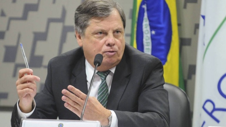 Cotado para substituir Ernesto surpreende colegas com defesa pública a Bolsonaro