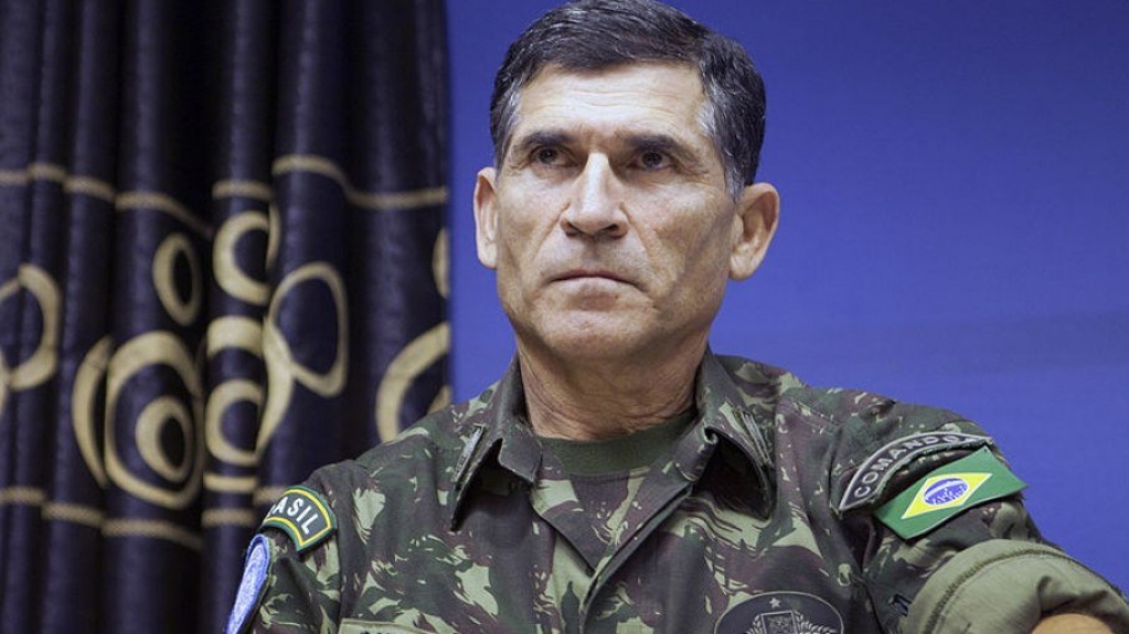 Ex-ministro Santos Cruz diz que Bolsonaro desrespeita e ofende as Forças Armadas