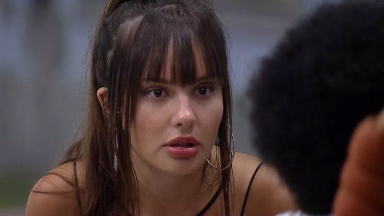 Thaís se envergonha de investidas em Fiuk: "Não preciso disso"