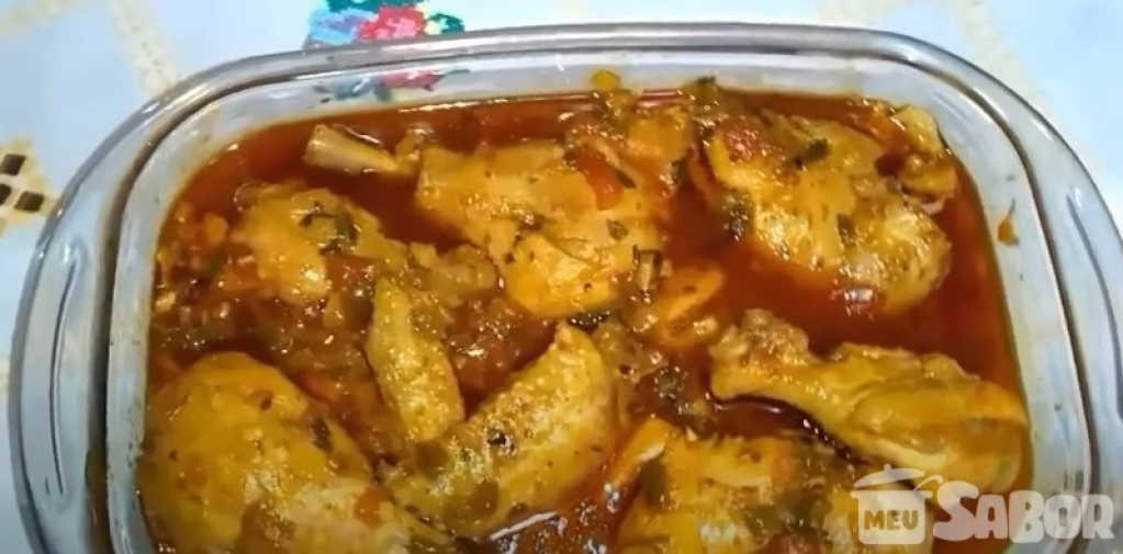 Aprenda a fazer Frango Guisado super saboroso e todo mundo vai adorar!