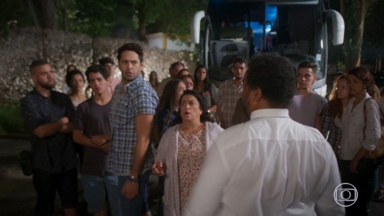 Zezinho impede fuga de Alexia, Kyra e Luna, em "Salve-se Quem Puder"