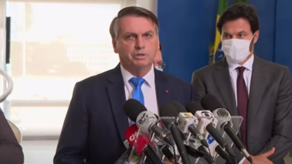Bolsonaro sanciona Lei de Licitações com vetos; veja o que muda