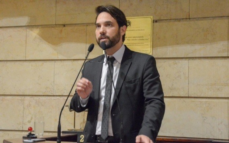 Caso Henry: testemunha acusa delegado de ser tendencioso, diz defesa de Jairinho
