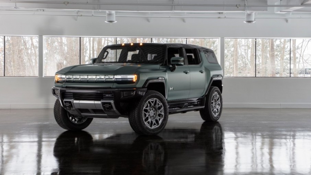 SUV Hummer retorna em 2023 com motor elétrico de 842 cv