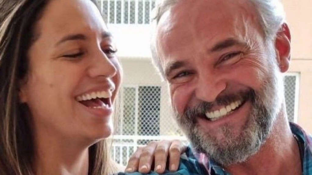 Mateus Carrieri anuncia noivado com um mês de namoro Mateus Carrieri anuncia noivado com um mês de namoro