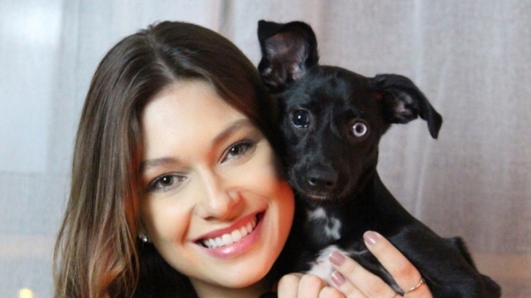 Day Mesquita adota vira-lata e encanta web: "Muito bom estar pertinho da Ayla"