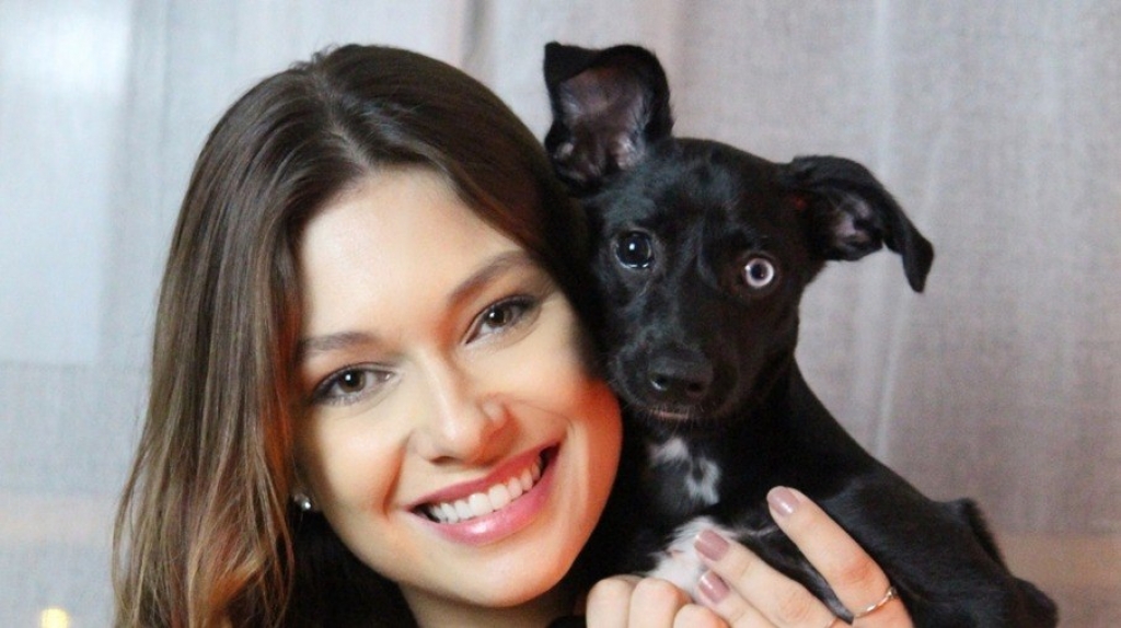 Day Mesquita adota vira-lata e encanta web: "Muito bom estar pertinho da Ayla"