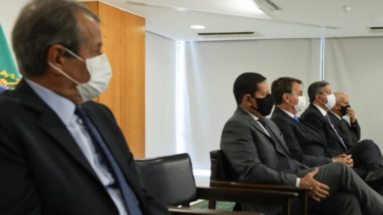 Planalto apaga foto de condenado no Mensalão durante posse de nova ministra