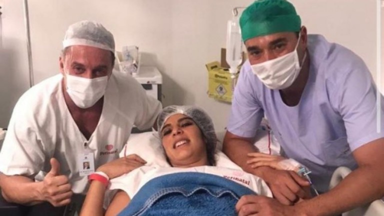 André Rizek fala sobre o nascimento dos filhos com Andréia Sadi: "São gigantes"