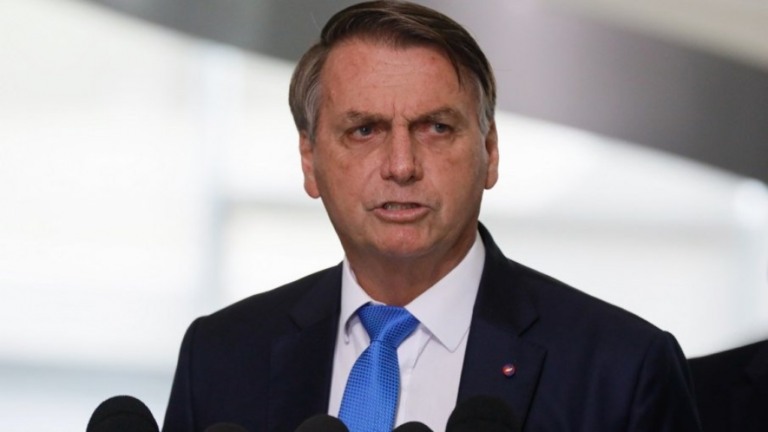 Bolsonaro cita África ao minimizar falta de vacina: lá "só ivermectina"