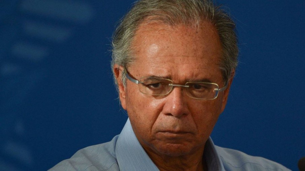 Orçamento: Guedes é comparado com navio que encalhou em Suez por travar acordo Orçamento: Guedes é comparado com navio que encalhou em Suez por travar acordo