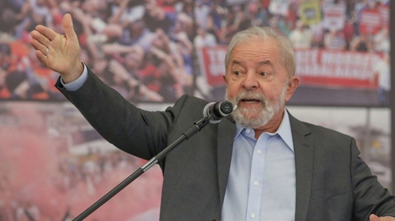 Lula chama Bolsonaro de "ameaça ao planeta" e sugere quebrar patente de vacinas