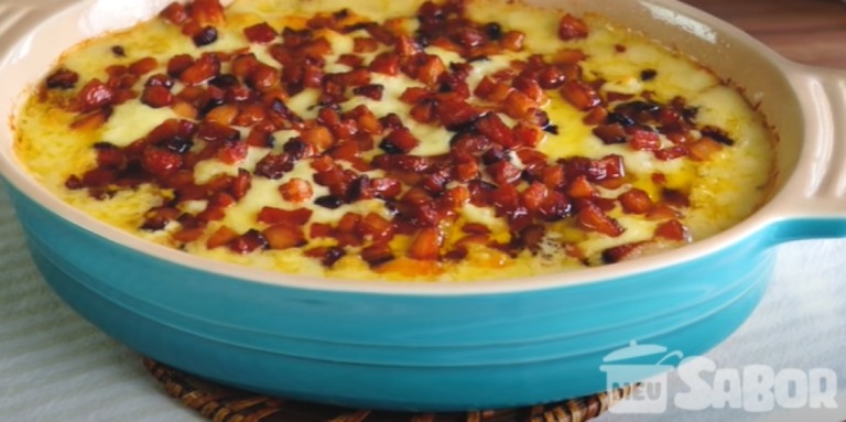 Aprenda a fazer deliciosas batatas assadas com bacon! Aprenda a fazer deliciosas batatas assadas com bacon!