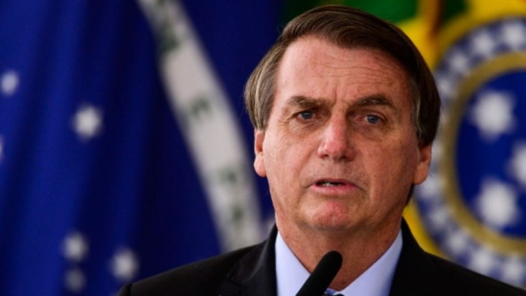 "Vivemos fase um tanto quanto imprecisa", diz Bolsonaro para Exército