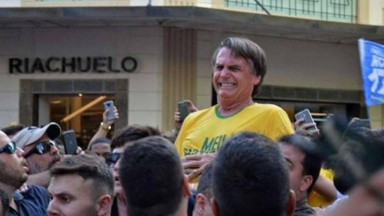 Bolsonaro pede que novo comandante da PF reabra caso da facada em 2018