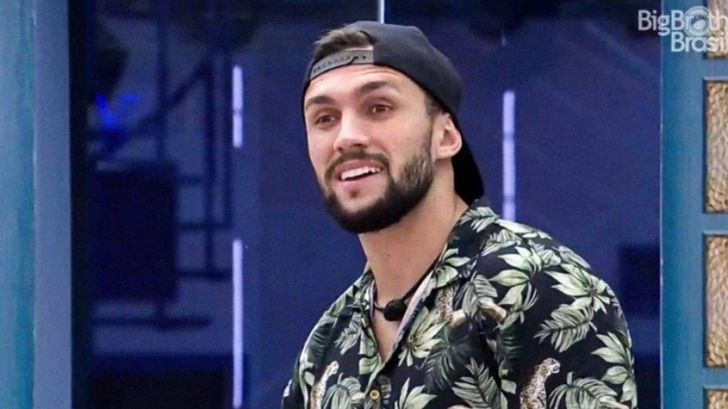 'BBB 21': Fãs de Arthur arrecadam vaquinha de quase R$ 5 mil para o brother 'BBB 21': Fãs de Arthur arrecadam vaquinha de quase R$ 5 mil para o brother