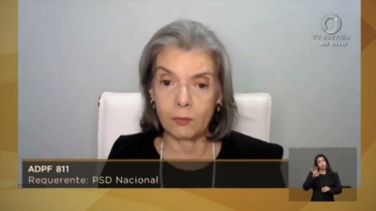 Com voto de Cármen Lúcia, STF tem maioria contra cultos e missas na pandemia