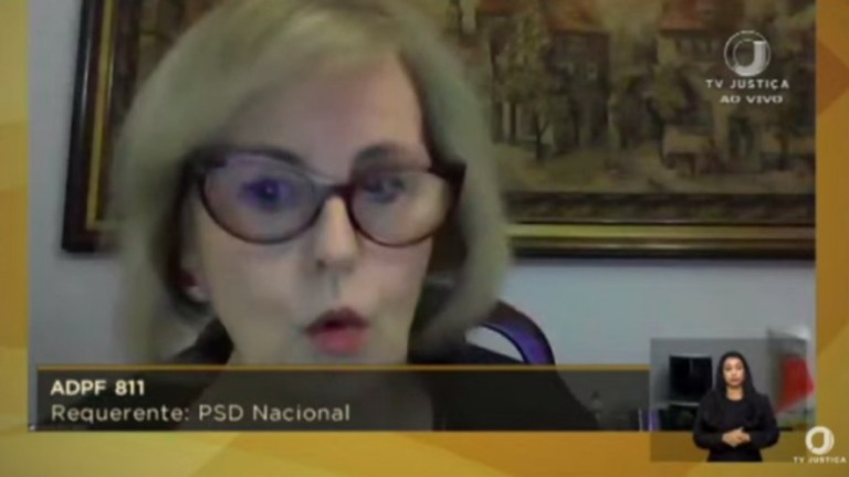 Rosa Weber vota contra práticas religiosas na pandemia; placar está em 5 a 2