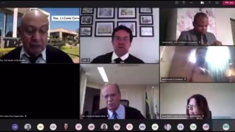 Advogado aparece nu em sessão virtual do Tribunal de Justiça do DF; assista