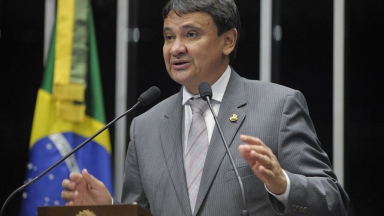 Governador do Piauí diz que acionará o STF por vacina russa contra covid-19