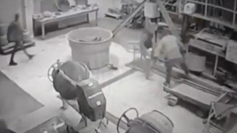 Homens furtam três baldes de ouro de mineradora em Mato Grosso