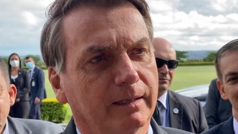 Bolsonaro cometeu crime de responsabilidade ao atacar Barroso, diz oposição