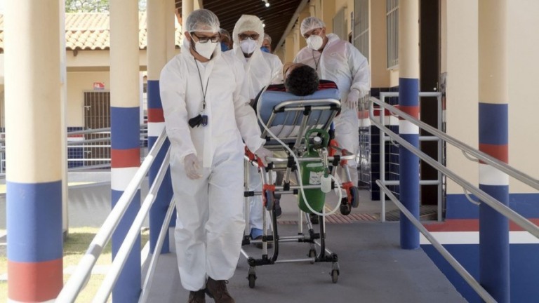 Expectativa de vida de brasileiro cai quase 2 anos com pandemia, diz Harvard