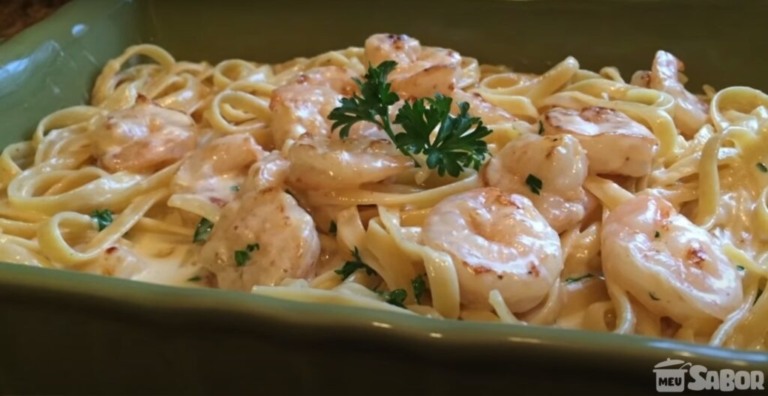 Aprenda a fazer um delicioso macarrão ao molho de camarão! Aprenda a fazer um delicioso macarrão ao molho de camarão!