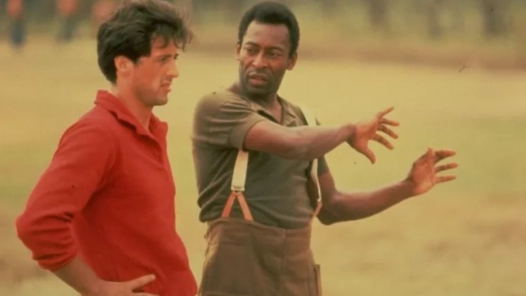 Stallone conta que teve o dedo quebrado por Pelé em gravação de filme