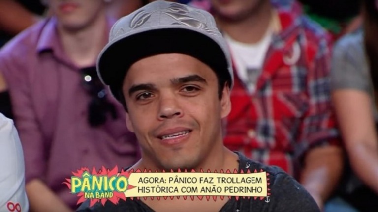 Ex-Pânico Pedrinho Moura é acusado de assédio por estudante