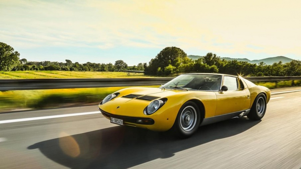 Lamborghini Miura SV completa 50 anos de história em 2021