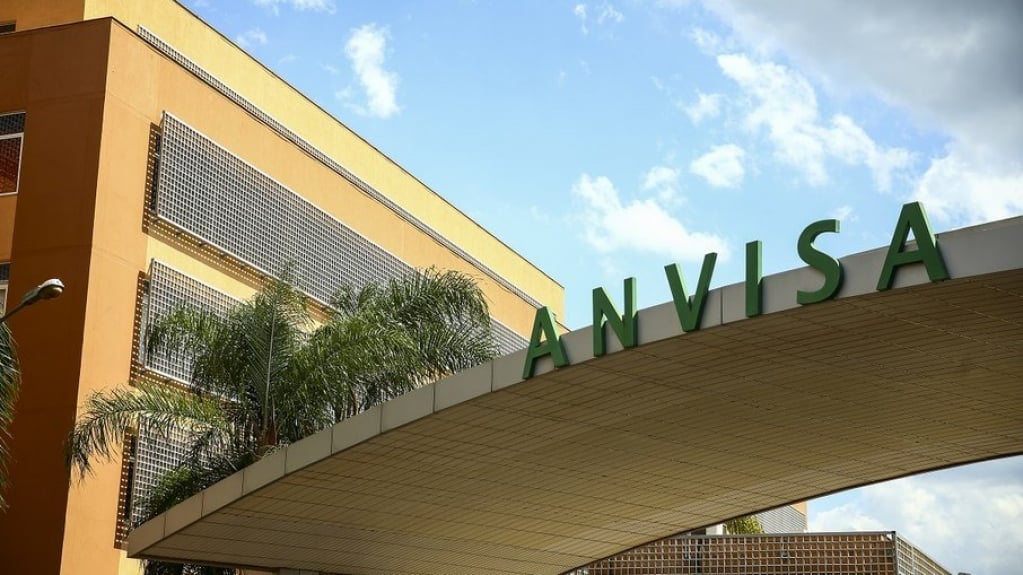 Anvisa aprova uso de coquetel de medicamentos contra covid-19